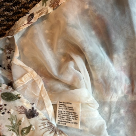 Gauzy flowered top - Picture 5 of 5